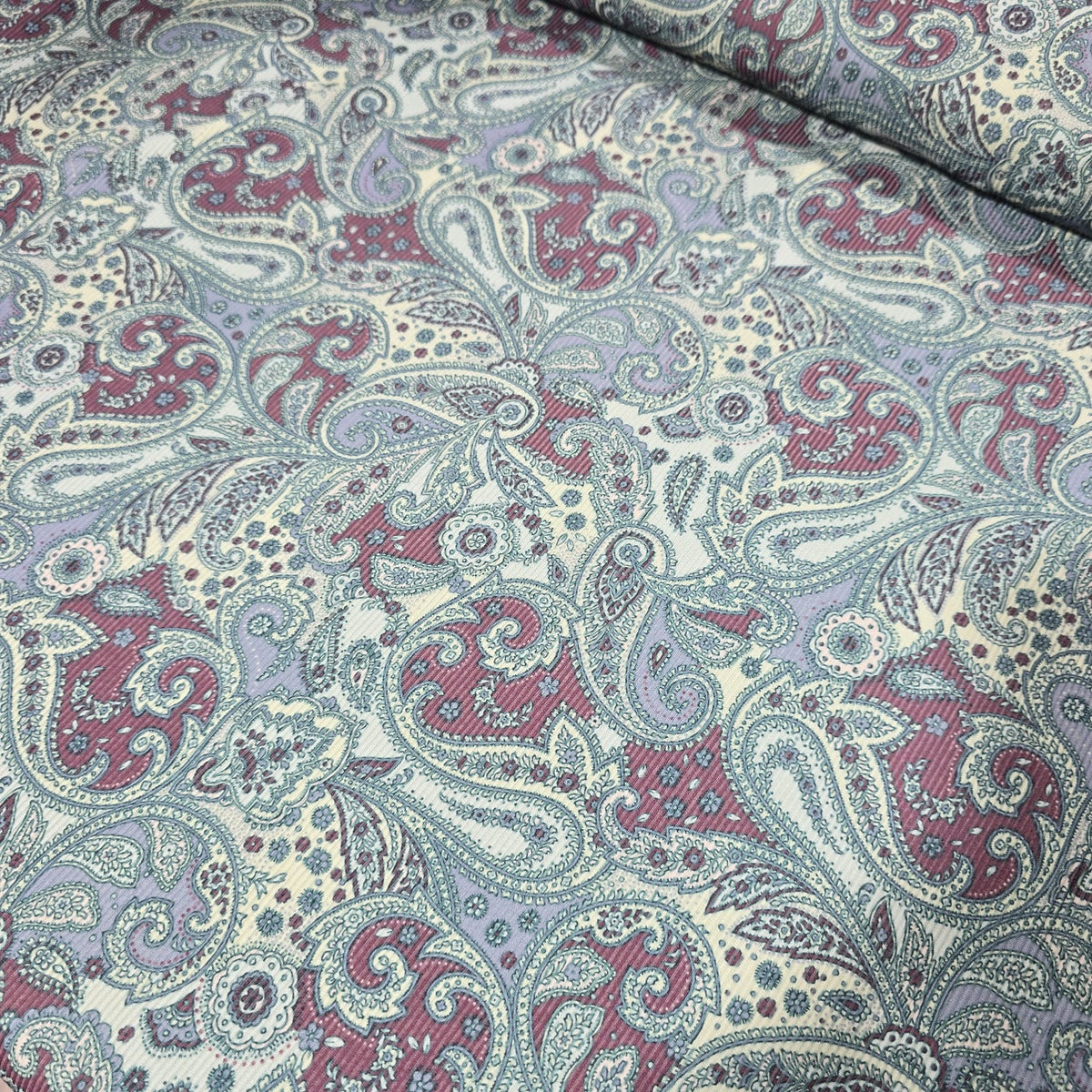 Vintage Paisley Swirl