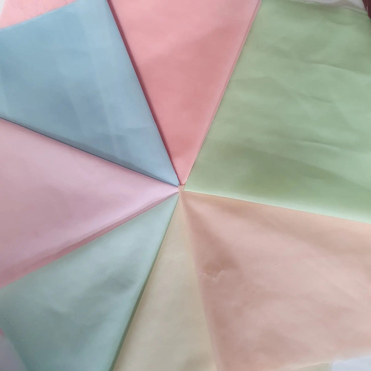 Light Pastel Shades Polycotton Fabric | 7 Fat Quarters Bundle (50Γ50cm) for Crafts, Quilting & Dressmaking