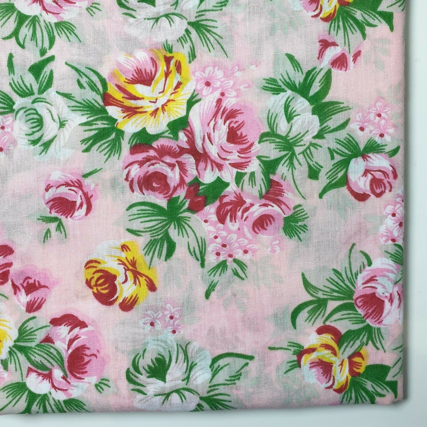 Vintage Floral Rose Polycotton Fabric – 44" Wide Craft, Dressmaking & Quilting Material by the Metre
