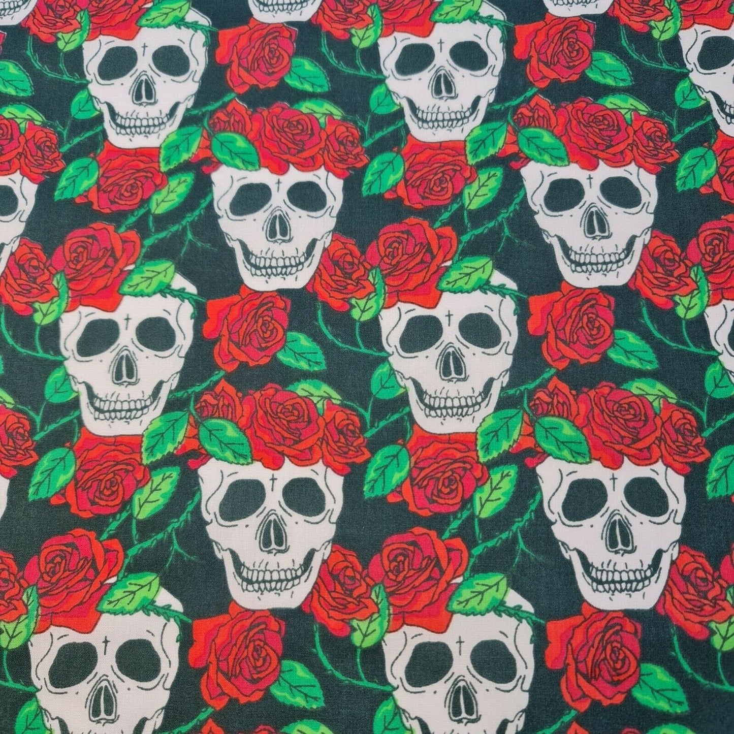 Skulls & Roses Polycotton Fabric – 44" Wide Soft Spooky Craft & Dress Material by the Metre