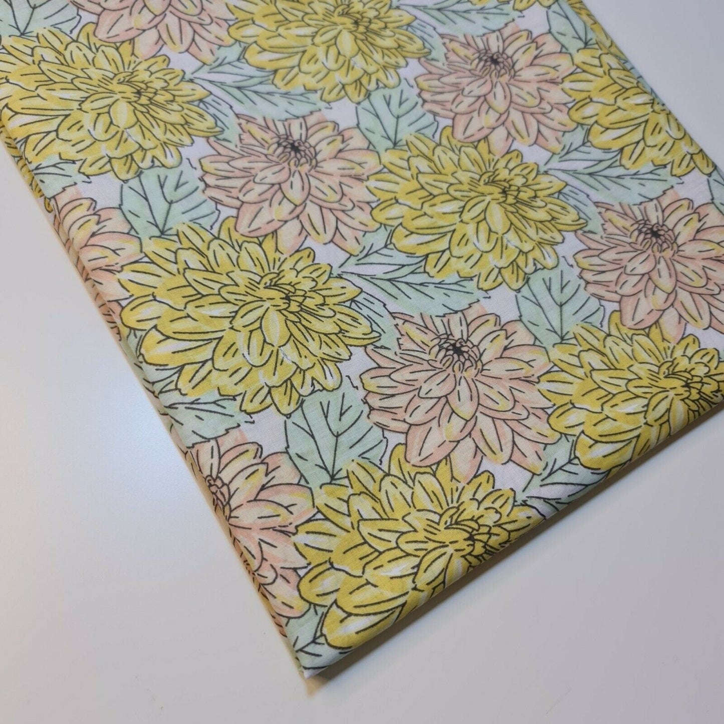 Dahlia Floral Polycotton Fabric – 44" Wide Dressmaking & Craft Material by the Metre
