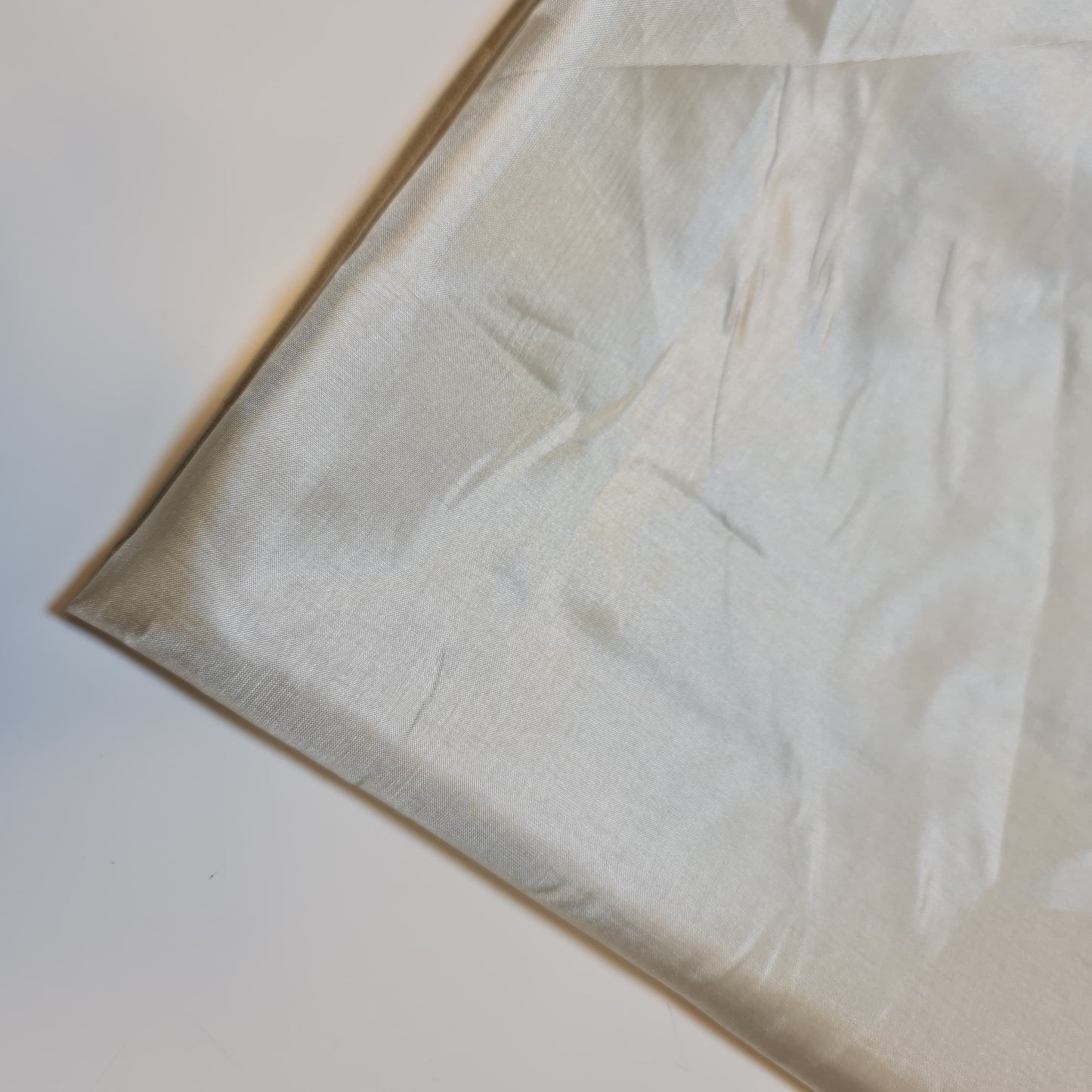 Habotai Lightweight Satin Fabric – 58" Wide Anti-Static Lining for Dresses, Skirts, Jackets & Décor by the Metre