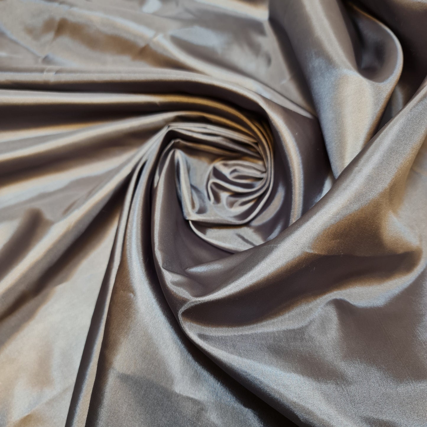Habotai Lightweight Satin Fabric – 58" Wide Anti-Static Lining for Dresses, Skirts, Jackets & Décor by the Metre