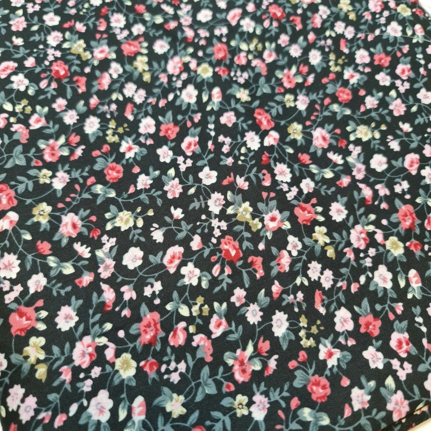 100% Cotton Poplin Ditsy Floral Fabric – 58" Wide Soft Dressmaking, Quilting & Craft Material by the Metre