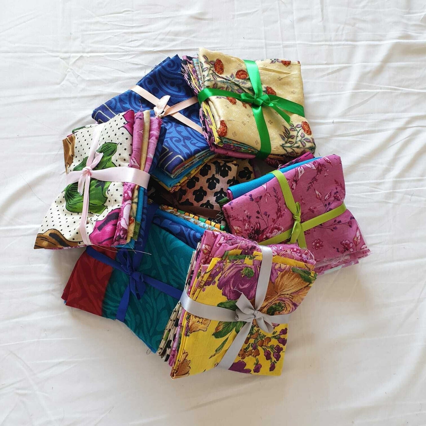 8 Pcs 100% Cotton Floral Fabric Assorted Pre-Cut 50X50cm Fat Quarter Craft Quilting Patchwork Bundle