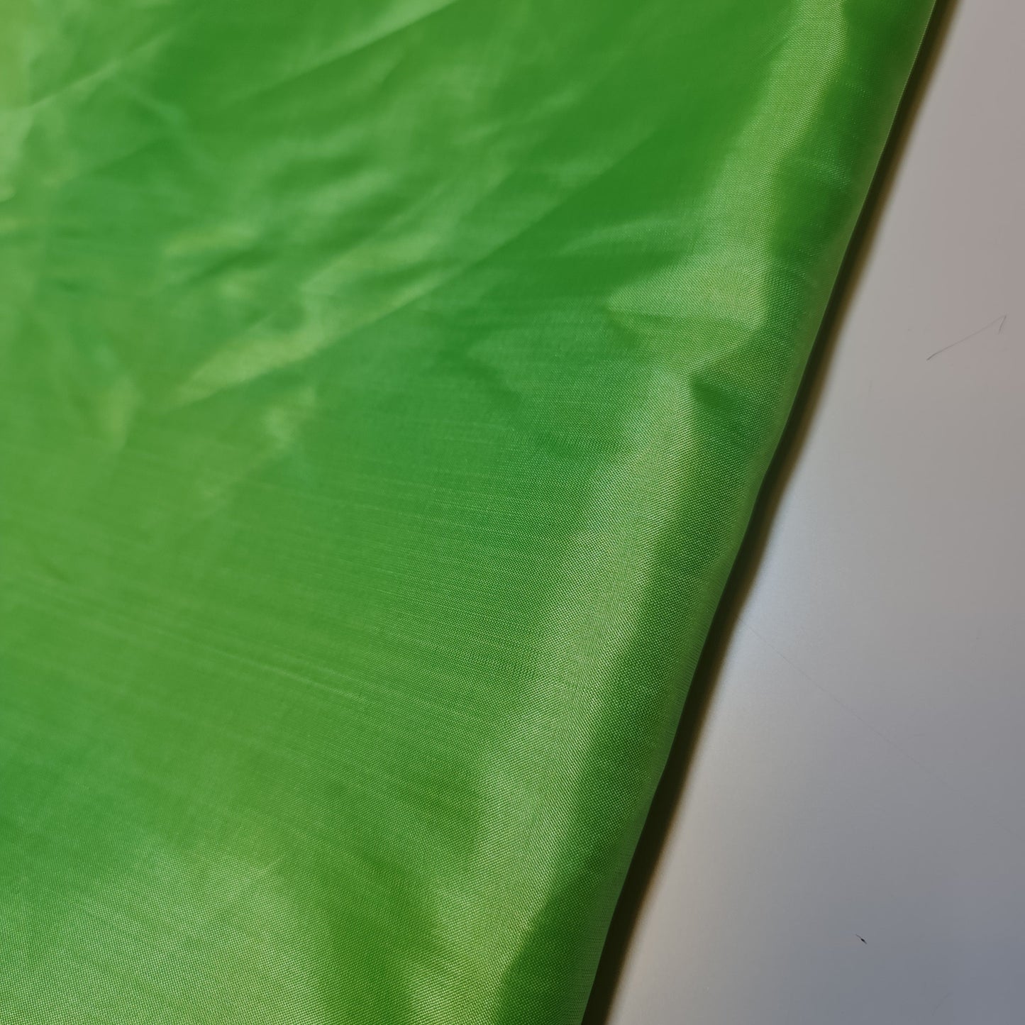 Habotai Lightweight Satin Fabric – 58" Wide Anti-Static Lining for Dresses, Skirts, Jackets & Décor by the Metre