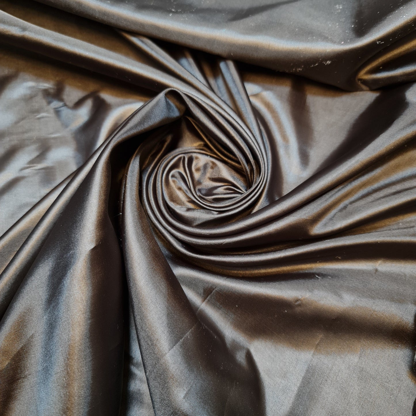 Habotai Lightweight Satin Fabric – 58" Wide Anti-Static Lining for Dresses, Skirts, Jackets & Décor by the Metre