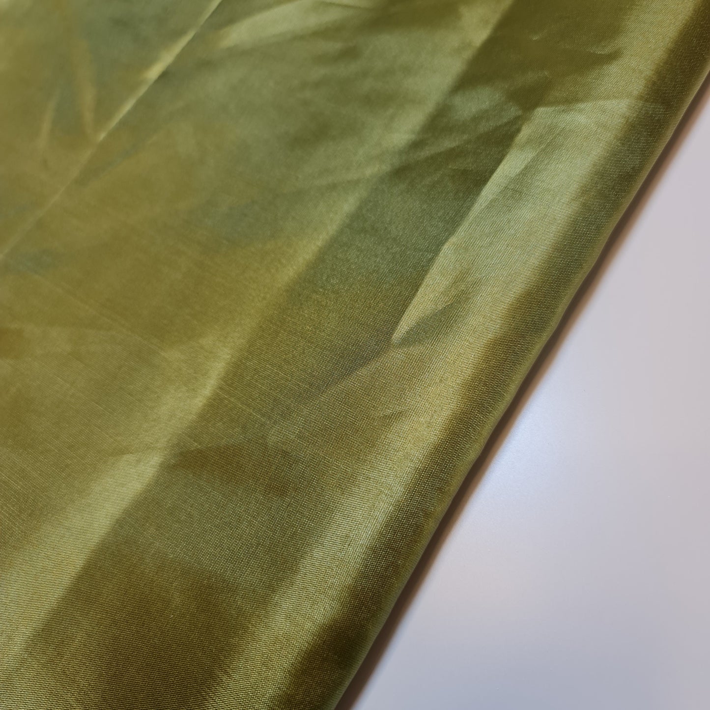 Habotai Lightweight Satin Fabric – 58" Wide Anti-Static Lining for Dresses, Skirts, Jackets & Décor by the Metre