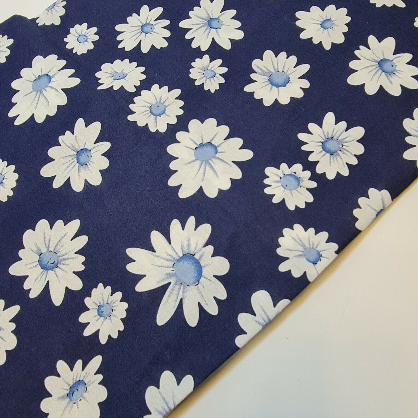 100% Cotton Poplin Daisy Flower Fabric Dress Craft Quilting Costume Material By The Meter