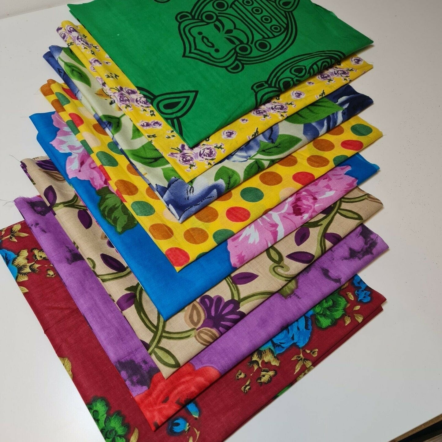 8 Pcs 100% Cotton Floral Fabric Assorted Pre-Cut 50X50cm Fat Quarter Craft Quilting Patchwork Bundle