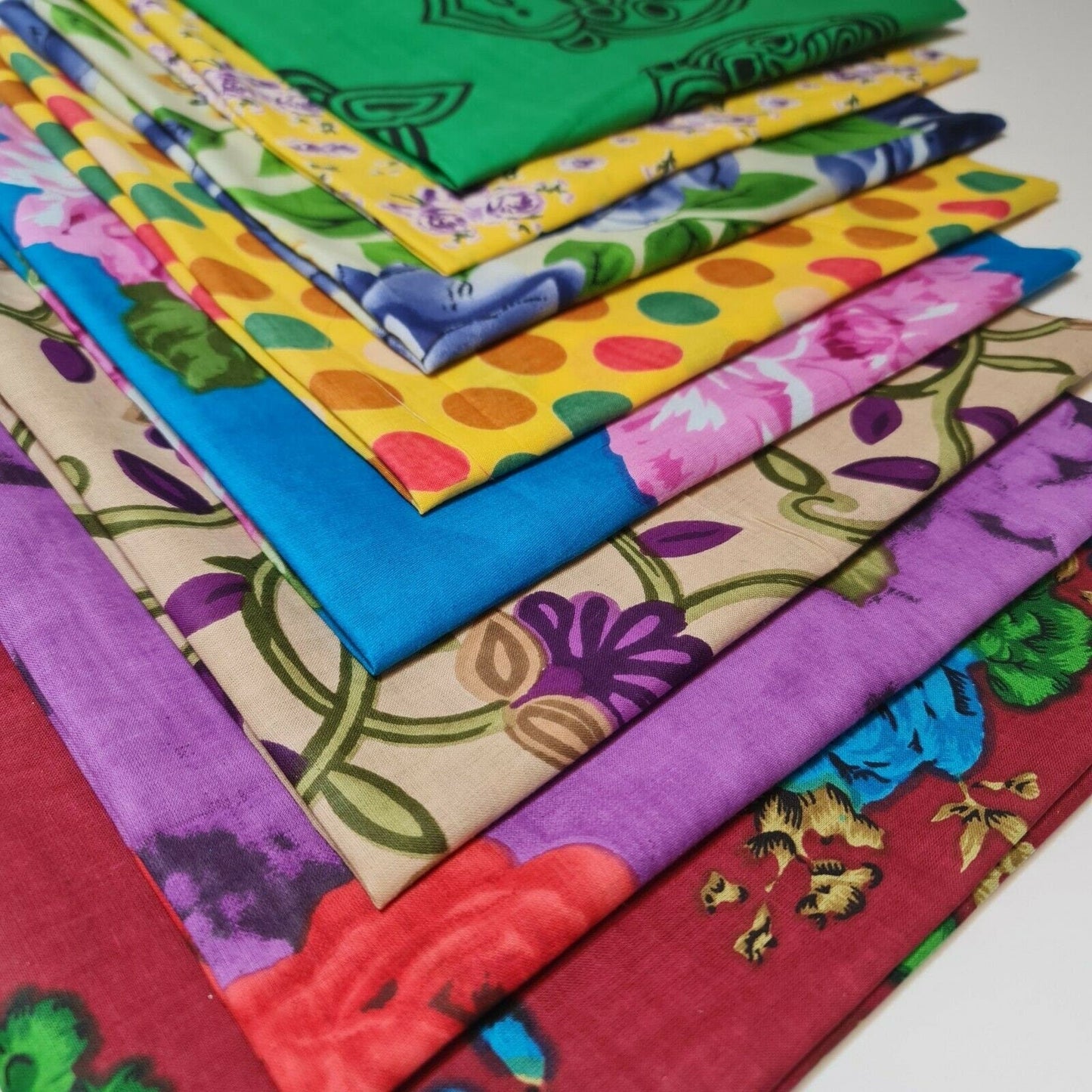 8 Pcs 100% Cotton Floral Fabric Assorted Pre-Cut 50X50cm Fat Quarter Craft Quilting Patchwork Bundle
