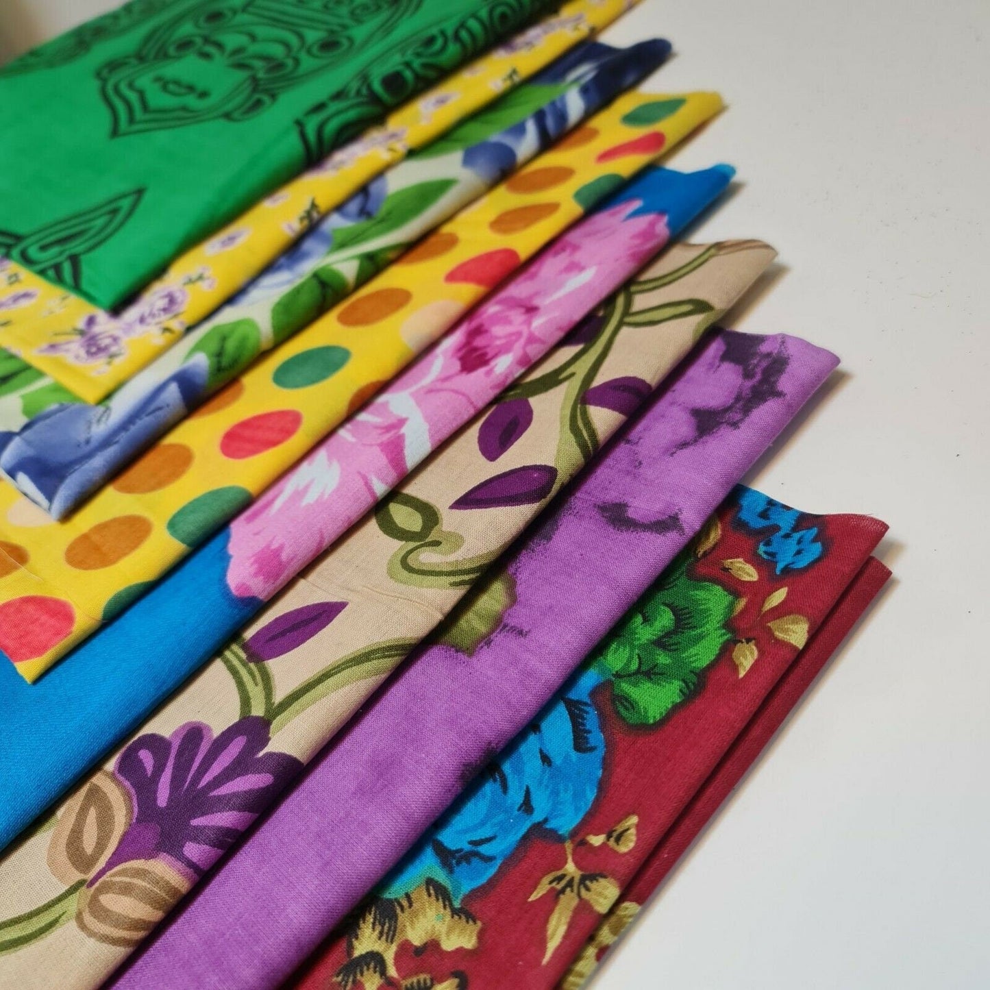 8 Pcs 100% Cotton Floral Fabric Assorted Pre-Cut 50X50cm Fat Quarter Craft Quilting Patchwork Bundle
