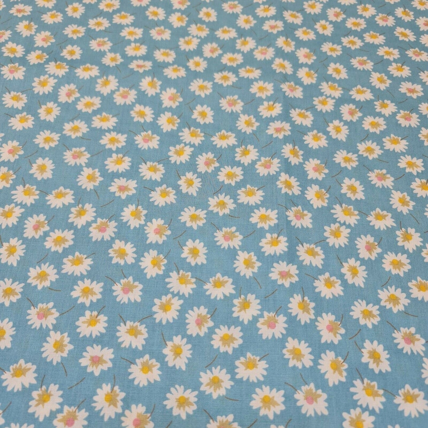 100% Cotton Poplin Daisy Flower Print Fabric | 58" (147cm) Wide Dressmaking, Craft & Quilting Material – Sold by the Meter