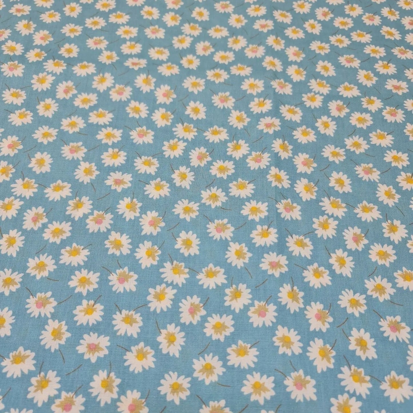 100% Cotton Poplin Daisy Flower Print Fabric | 58" (147cm) Wide Dressmaking, Craft & Quilting Material β Sold by the Meter