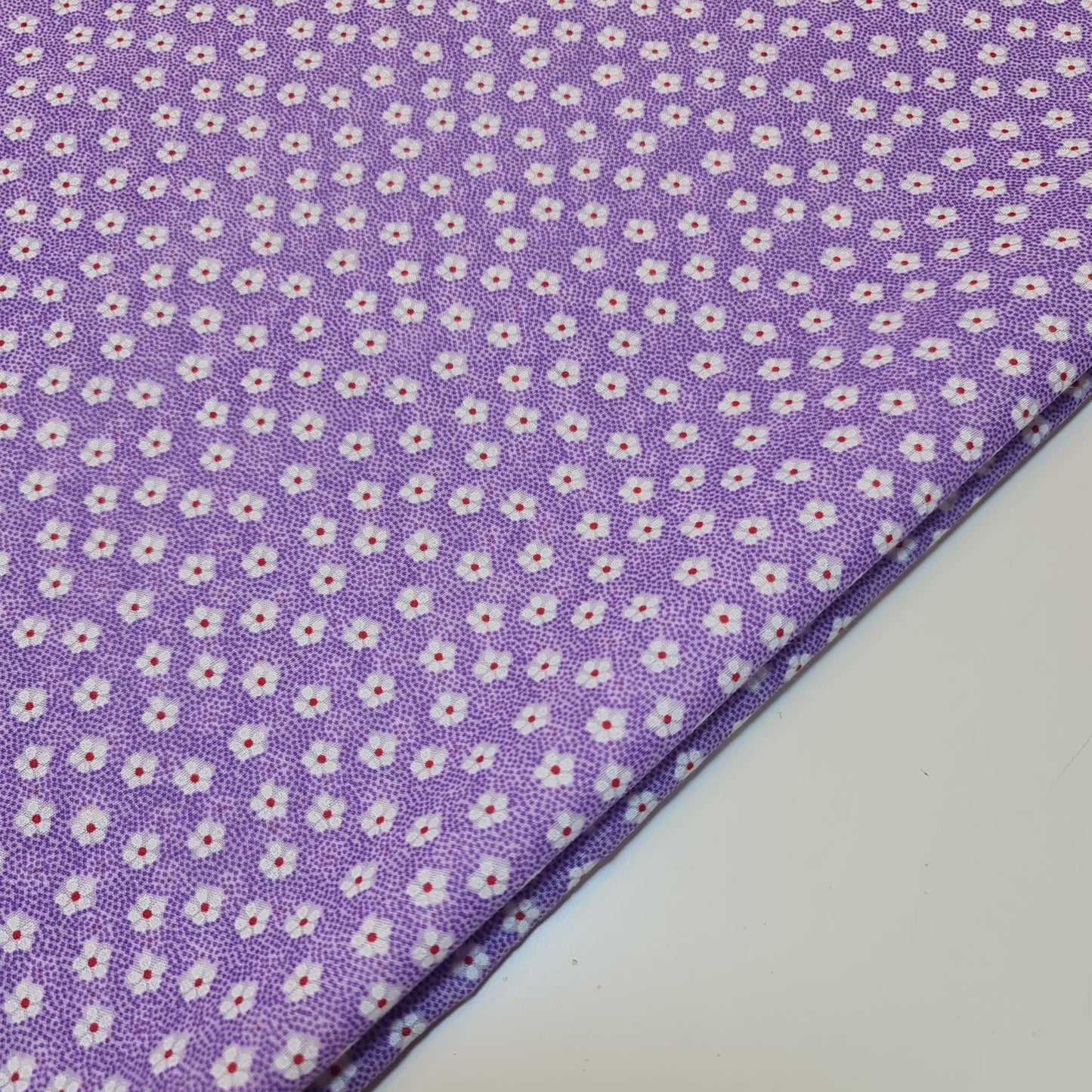 Floral Ditsy Polycotton Fabric – 44" Wide Small Flower Print Dress & Craft Material by the Metre