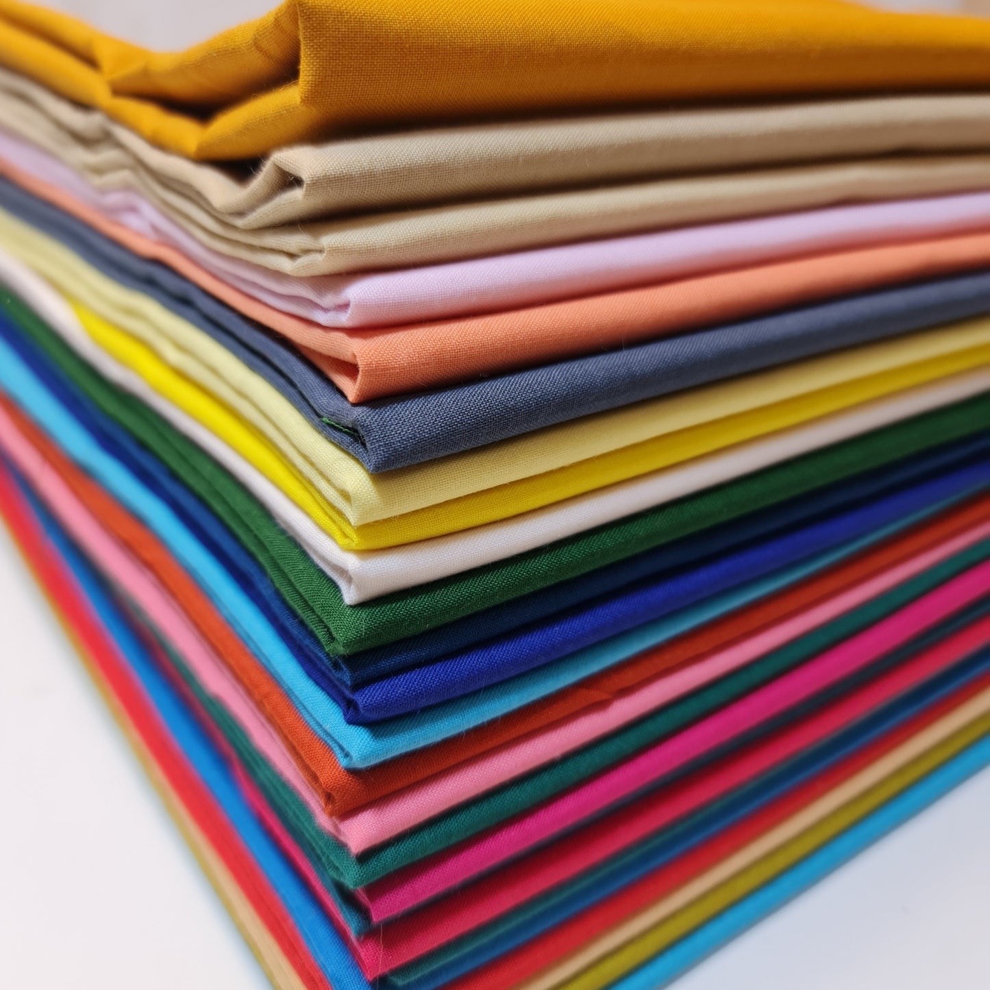 100% Cotton Voile / Rubia Cambric Mercerised Fabric – 90 cm Wide Plain Material for Dressmaking, Lining & Crafts