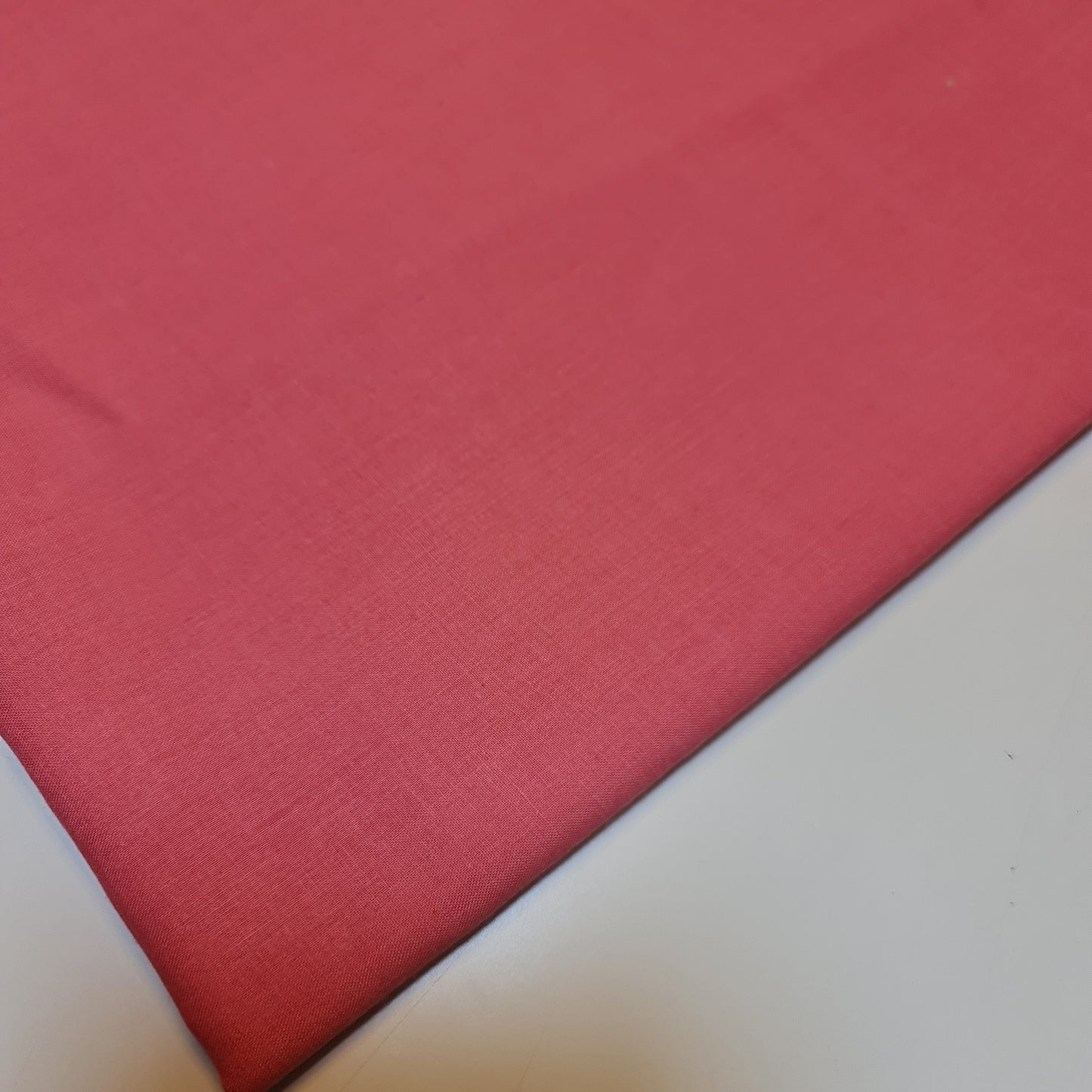 100% Cotton Voile / Rubia Cambric Mercerised Fabric – 90 cm Wide Plain Material for Dressmaking, Lining & Crafts