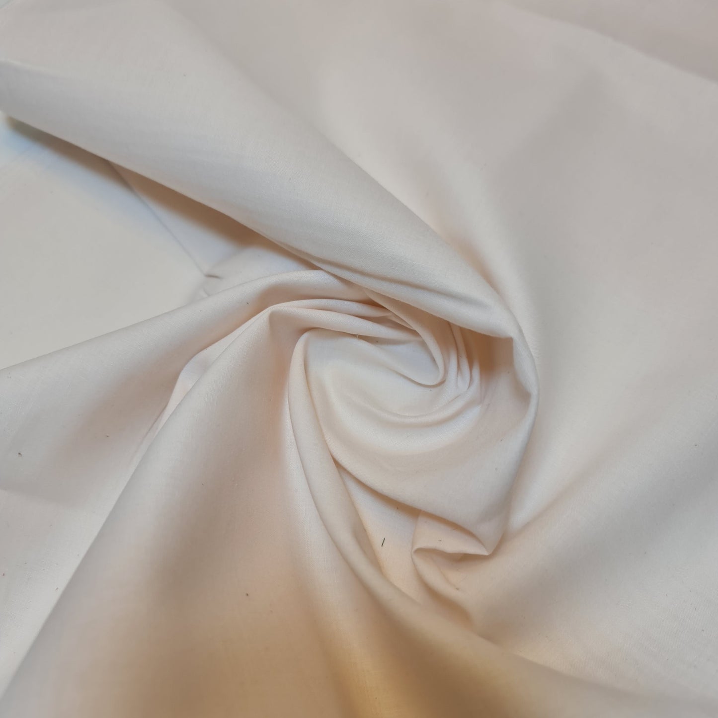 100% Cotton Voile / Rubia Cambric Mercerised Fabric – 90 cm Wide Plain Material for Dressmaking, Lining & Crafts