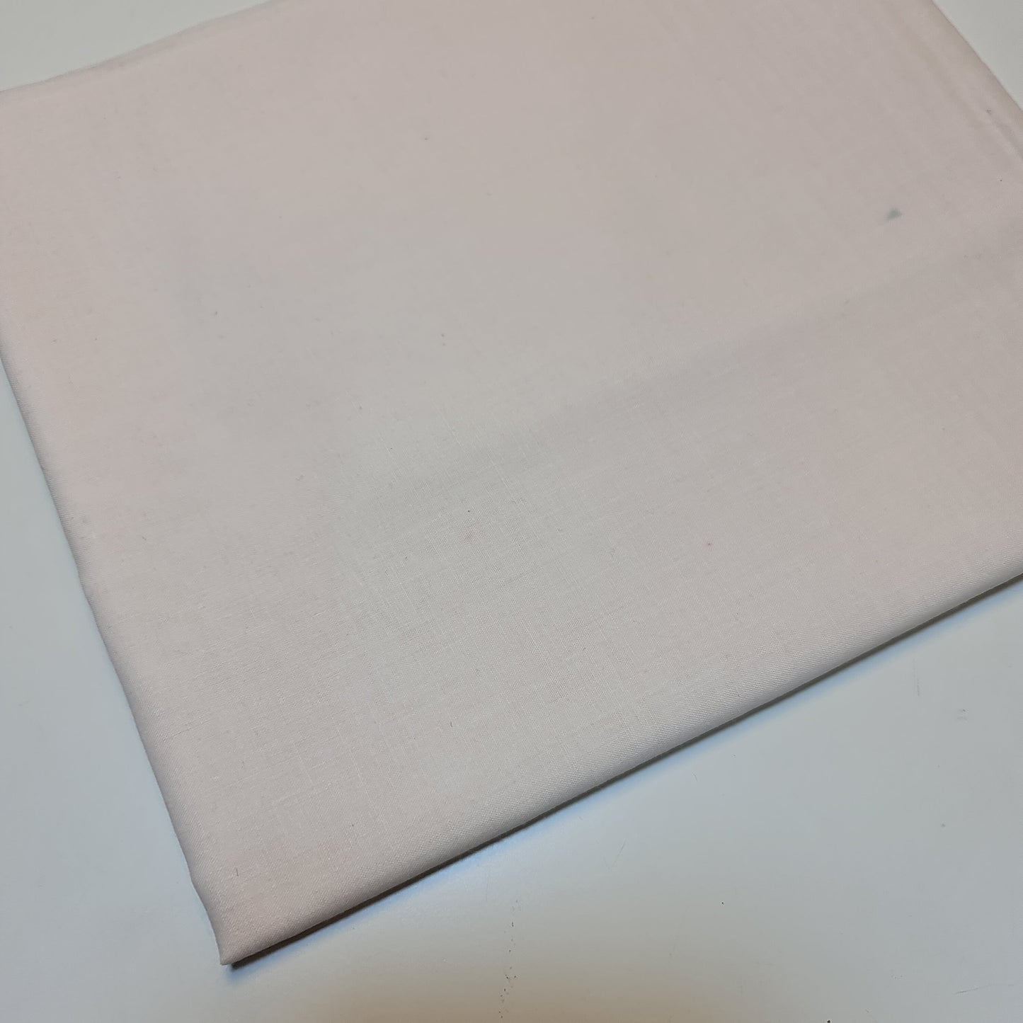 100% Cotton Voile / Rubia Cambric Mercerised Fabric – 90 cm Wide Plain Material for Dressmaking, Lining & Crafts