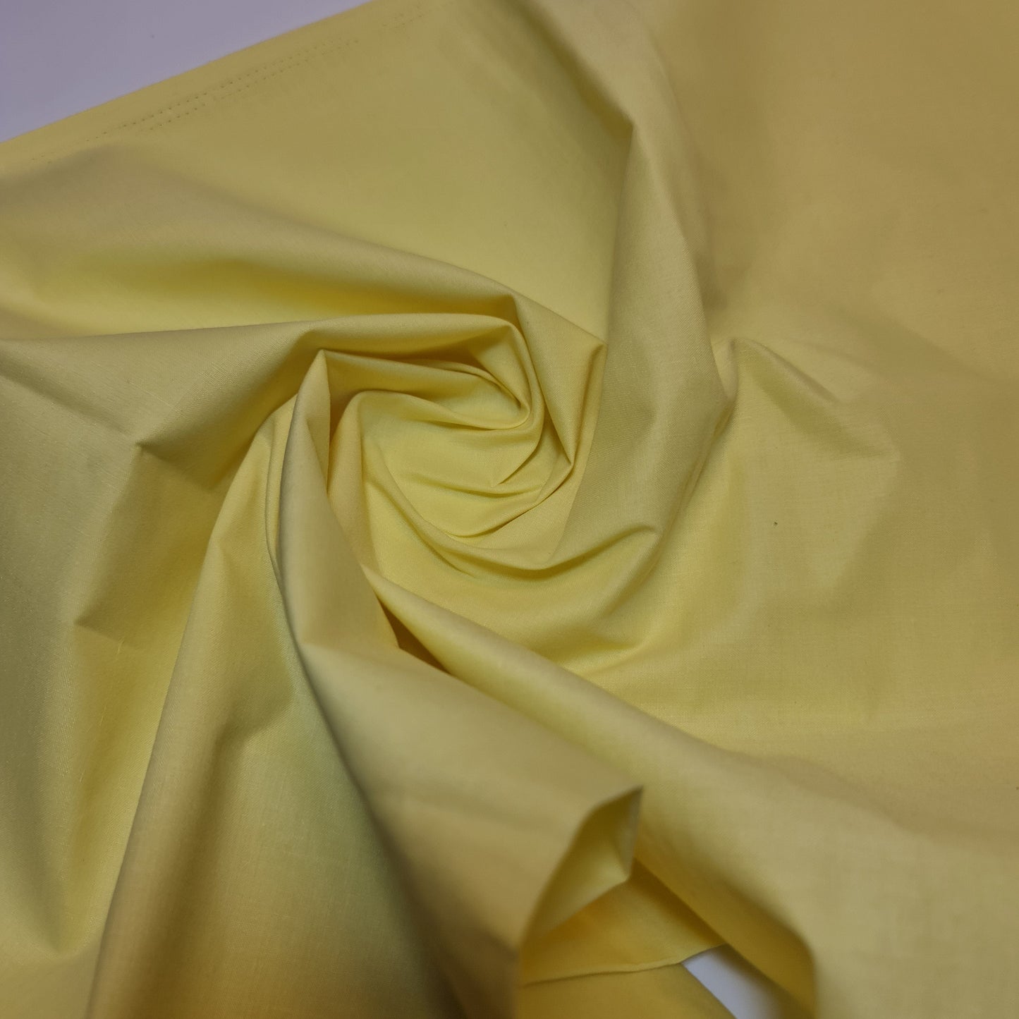 100% Cotton Voile / Rubia Cambric Mercerised Fabric – 90 cm Wide Plain Material for Dressmaking, Lining & Crafts