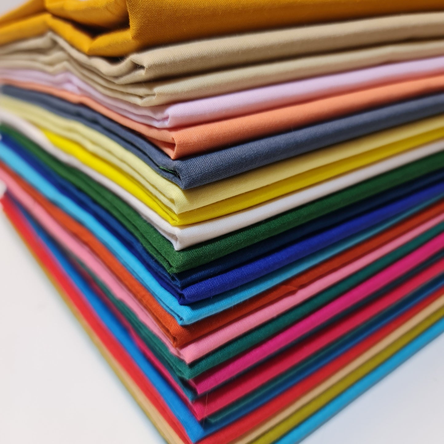 100% Cotton Voile / Rubia Cambric Mercerised Fabric – 90 cm Wide Plain Material for Dressmaking, Lining & Crafts