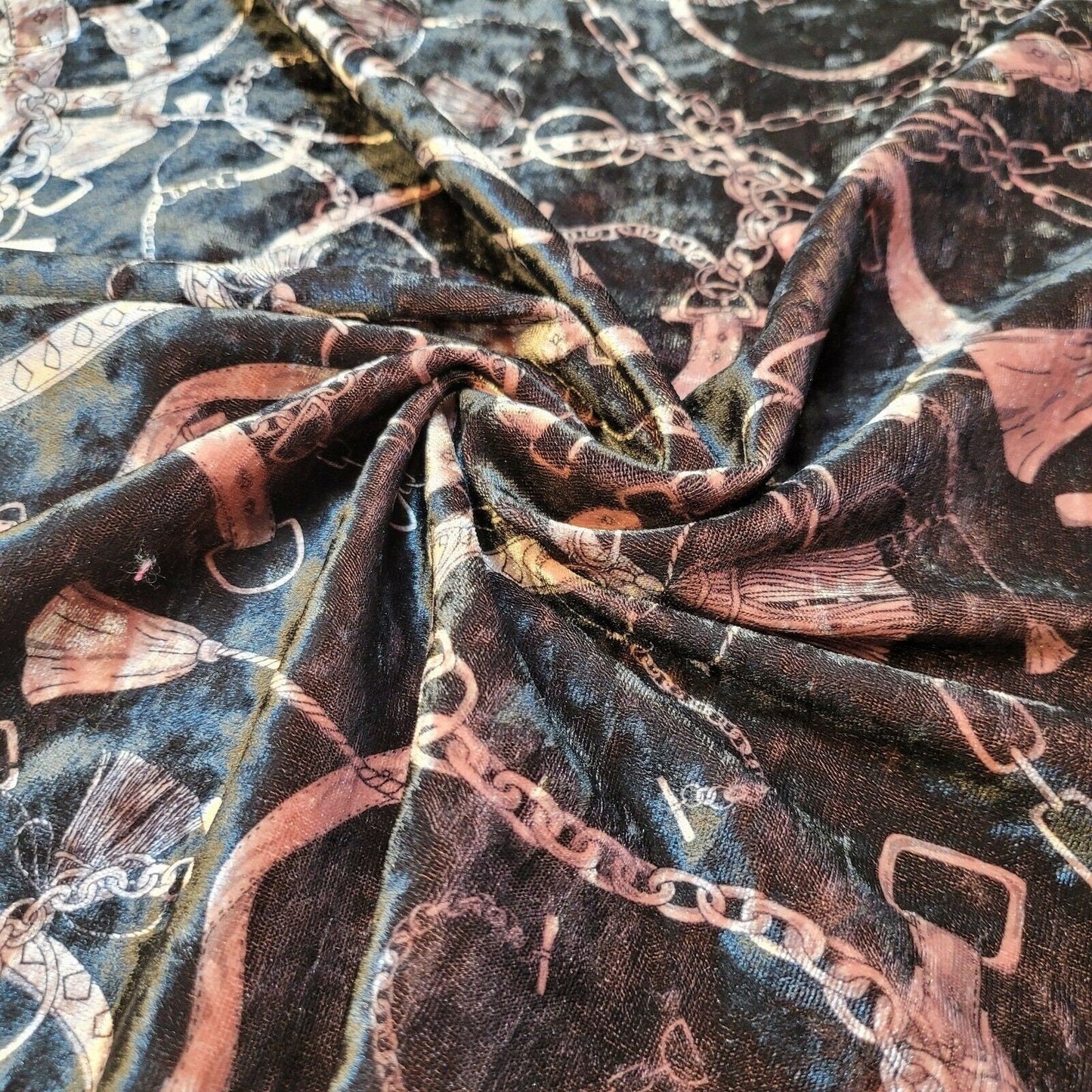 Stretch Animal & Floral Printed Velvet Fabric – 58" Wide Soft Upholstery, Patchwork & Craft Material Chain Print