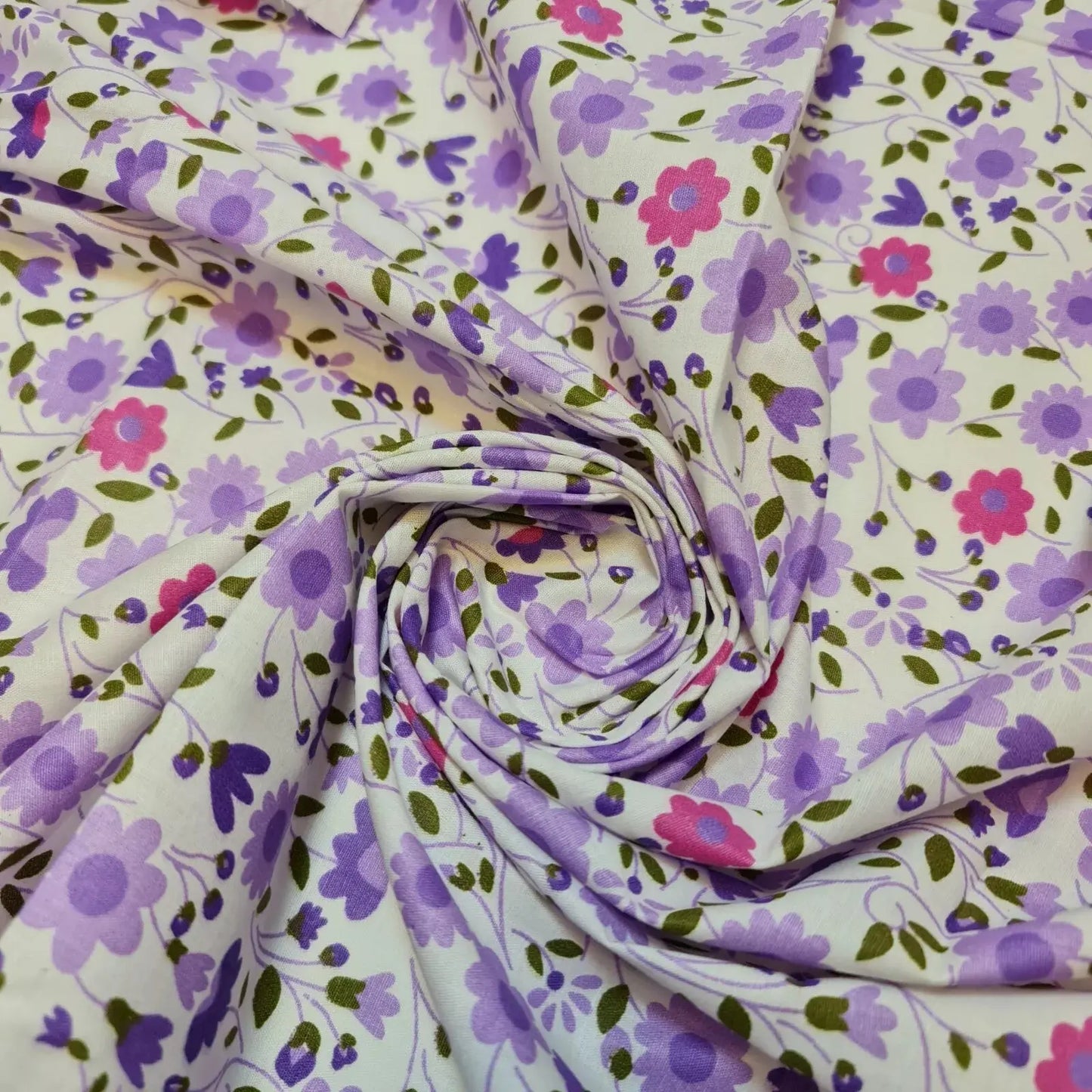 100% Cotton Leopard Ditsy Floral Print Fabric | 44" (112cm) Wide Dressmaking, Quilting & Craft Material β 20 Metre Roll