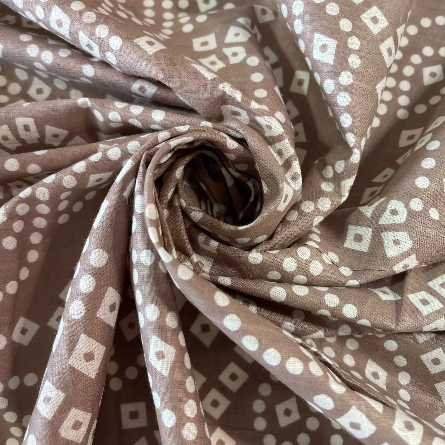 Rajasthani 100% Cotton Lawn Fabric | 44" (112cm) Wide Quilting, Patchwork & Craft Material β Sold by the Metre