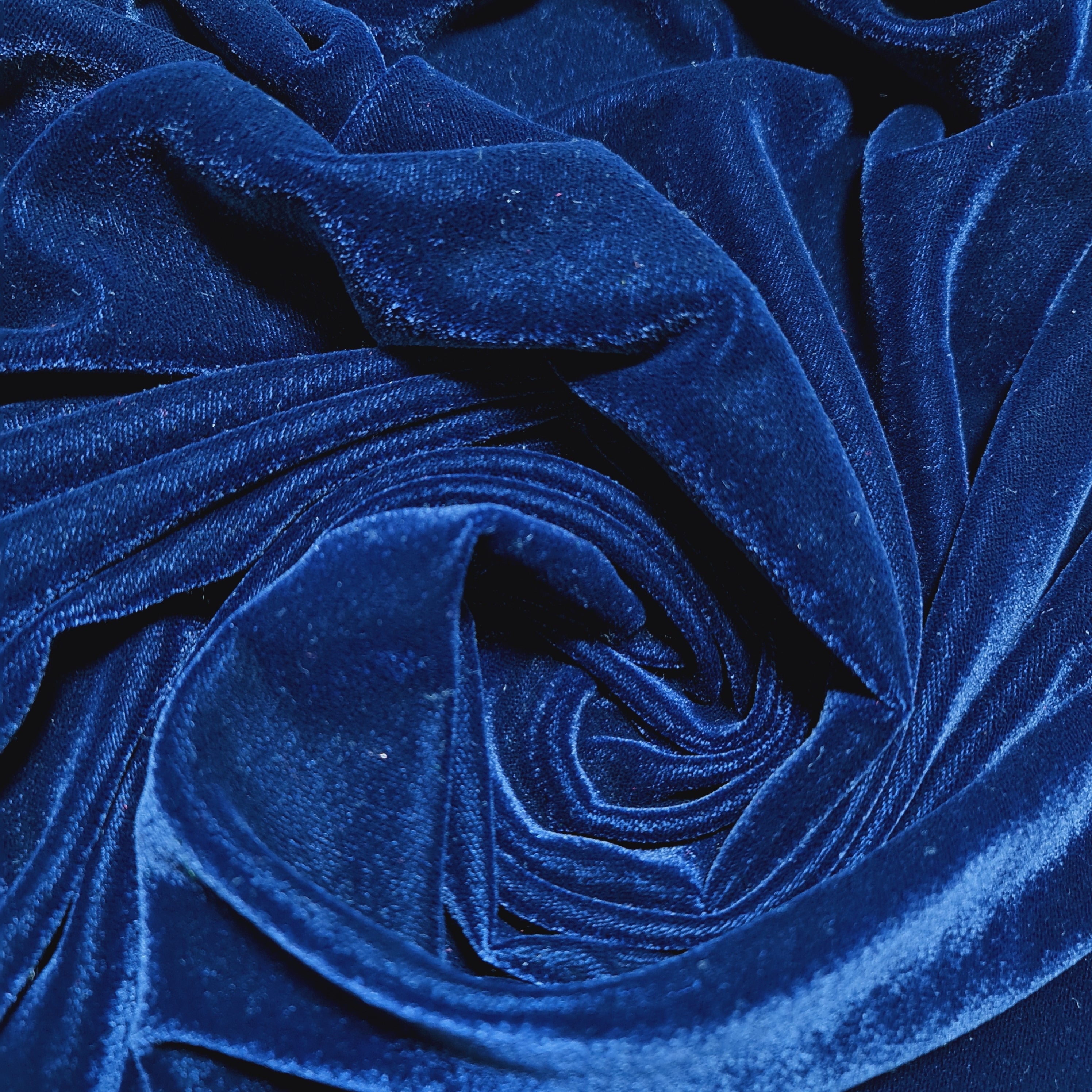 Luxury Three Crown Velvet Fabric (Micro 5000 & 9000) – 44