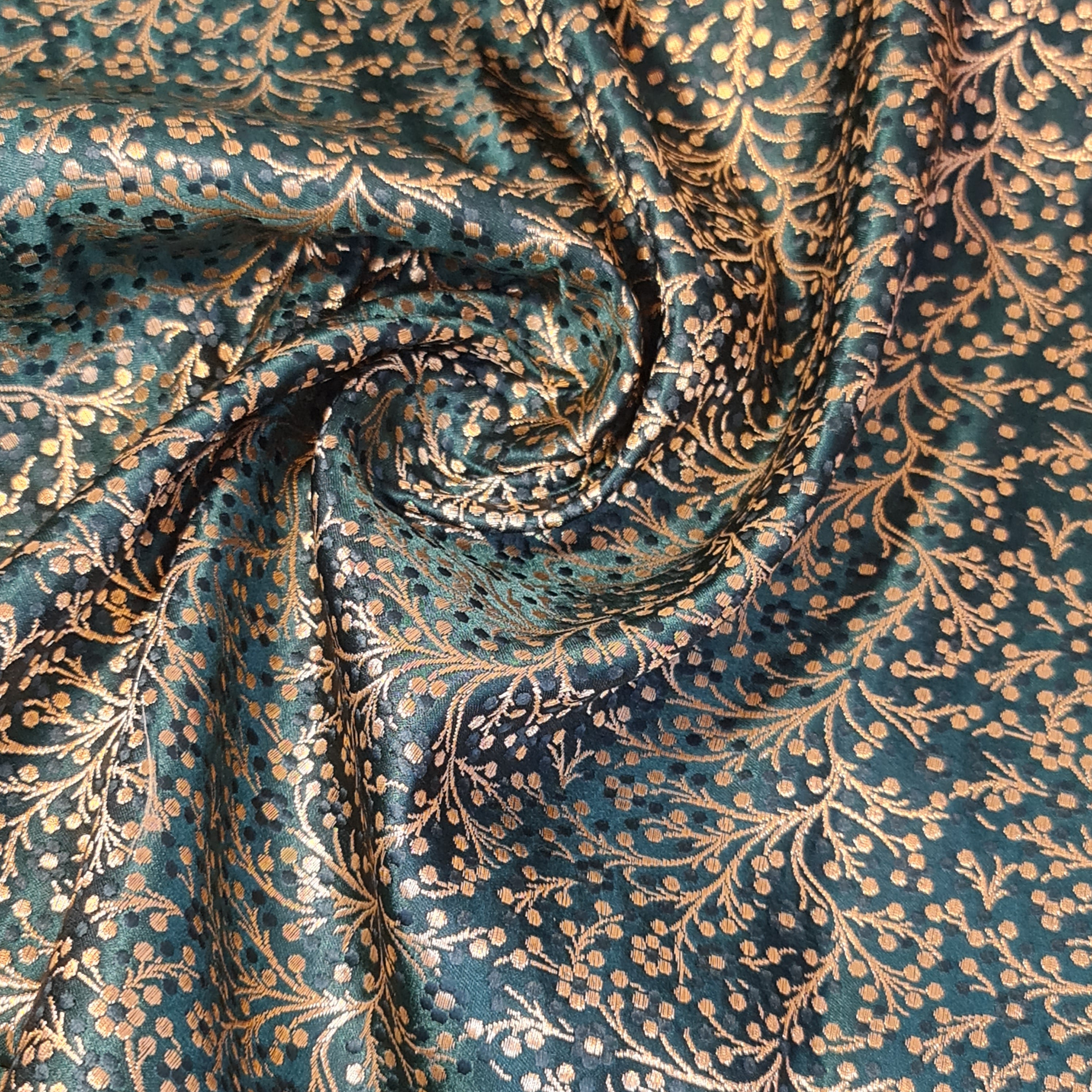 Ditsy Floral Brocade Jacquard Fabric – Indian Banarasi 44