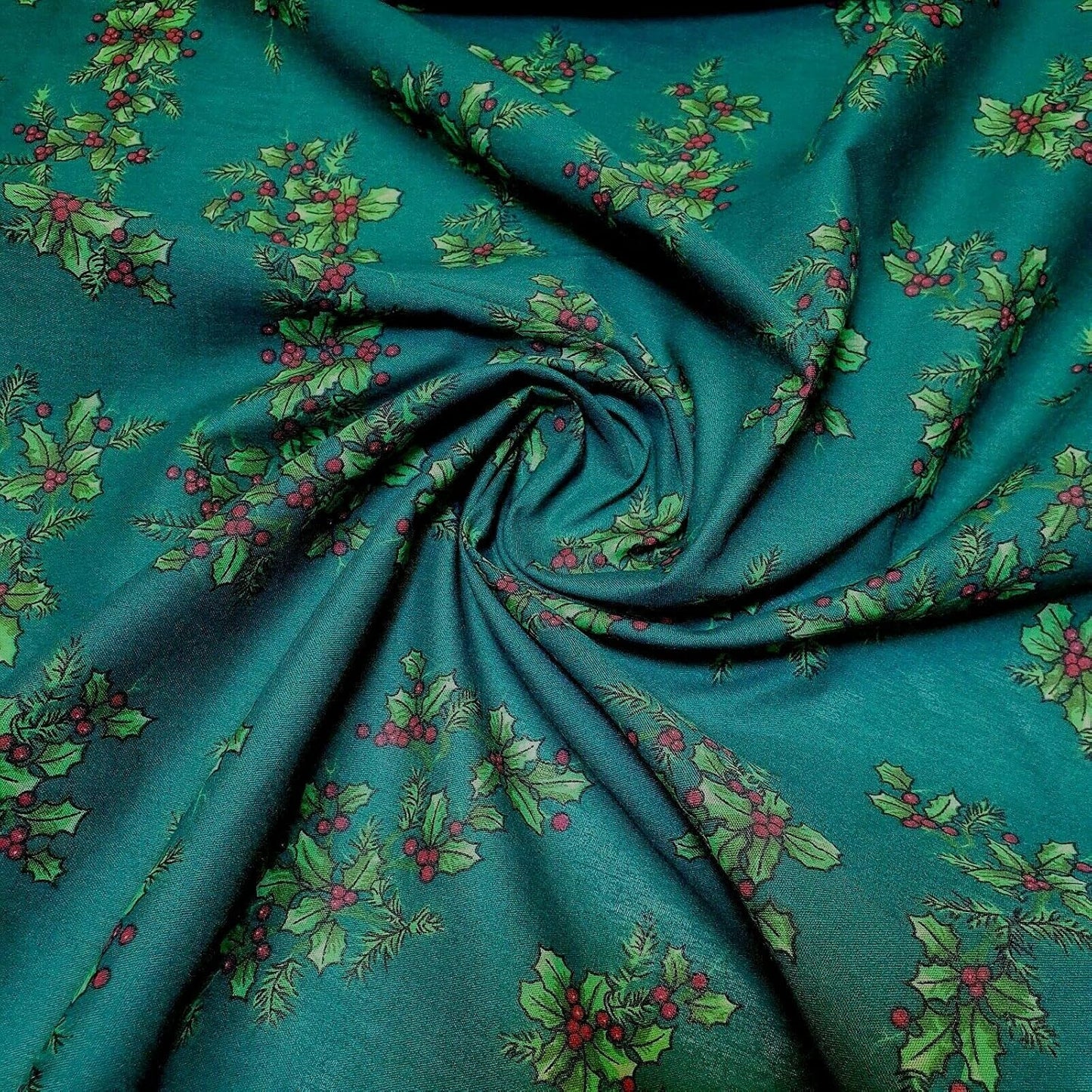Christmas Festive Polycotton Print Fabric | 44" (112cm) Wide Holiday Craft, Dressmaking & Quilting Material – Sold by the Metre  Emerald Holly Charm