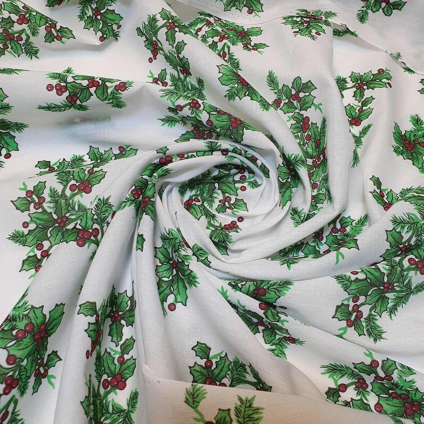 Christmas Festive Polycotton Print Fabric | 44" (112cm) Wide Holiday Craft, Dressmaking & Quilting Material – Sold by the Metre  Winter Holly Whisper