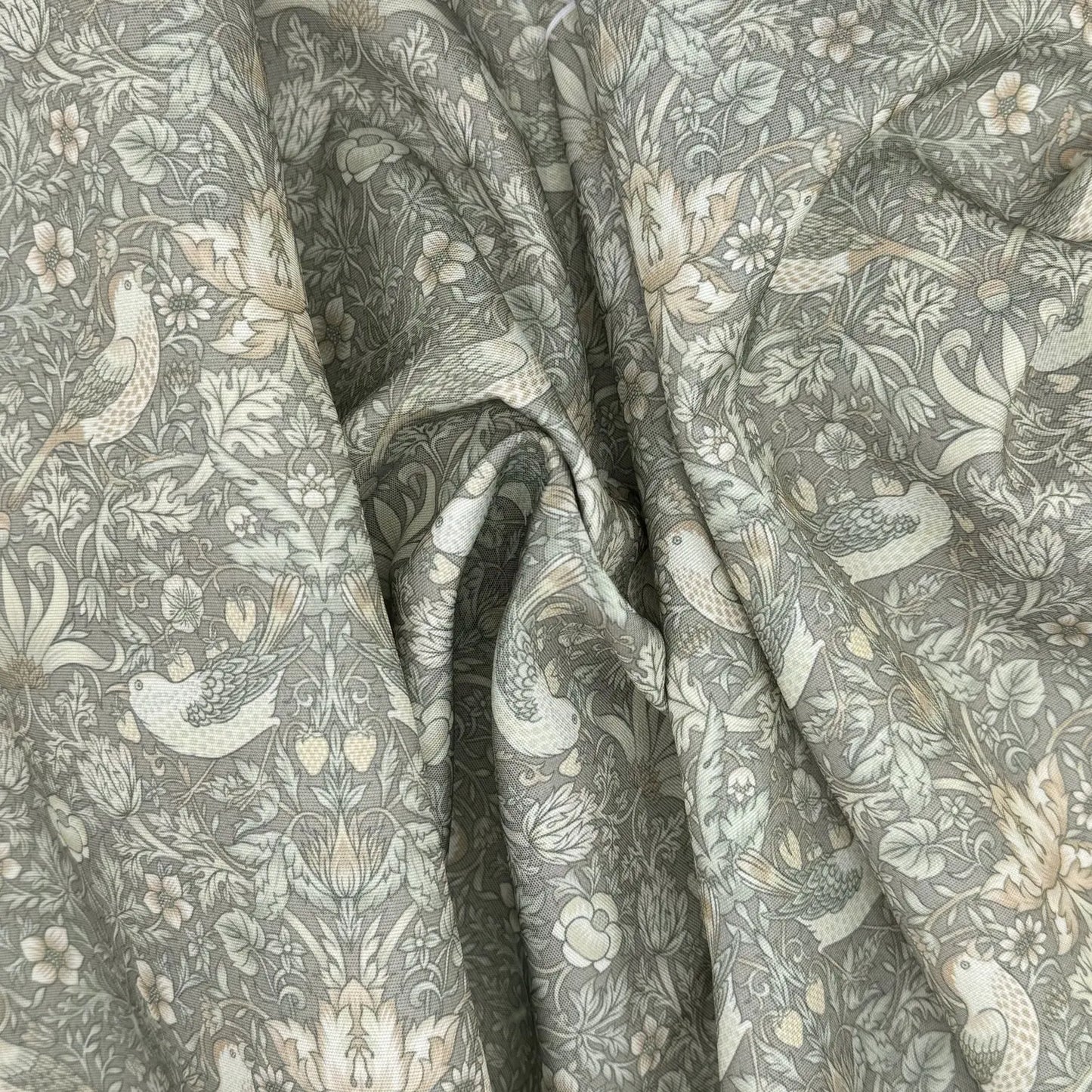 William Morris Water Repellent Outdoor Fabric | 59" (150cm) Wide 270gsm UV Resistant PU Coated – Sold by the Meter