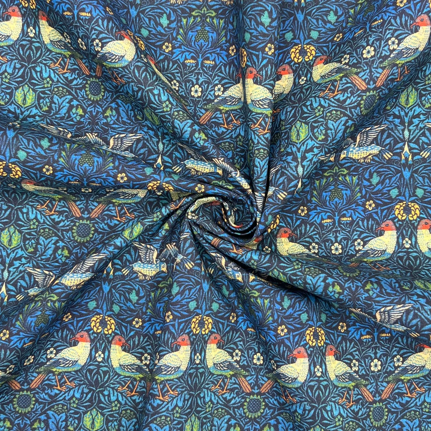100% Cotton Percale Fabric | 44" (112cm) Wide Lightweight 200 Thread Count Dressmaking & Craft Material – William Morris Designs – Sold by the Meter