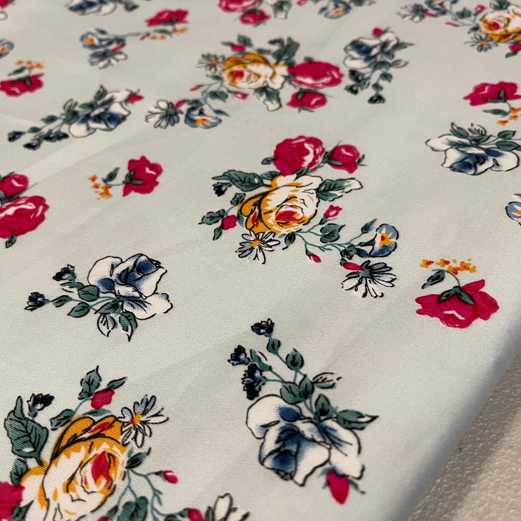 Roses Cotton Sateen Stretch Woven Fabric | Dress, Craft & Costume Material 58