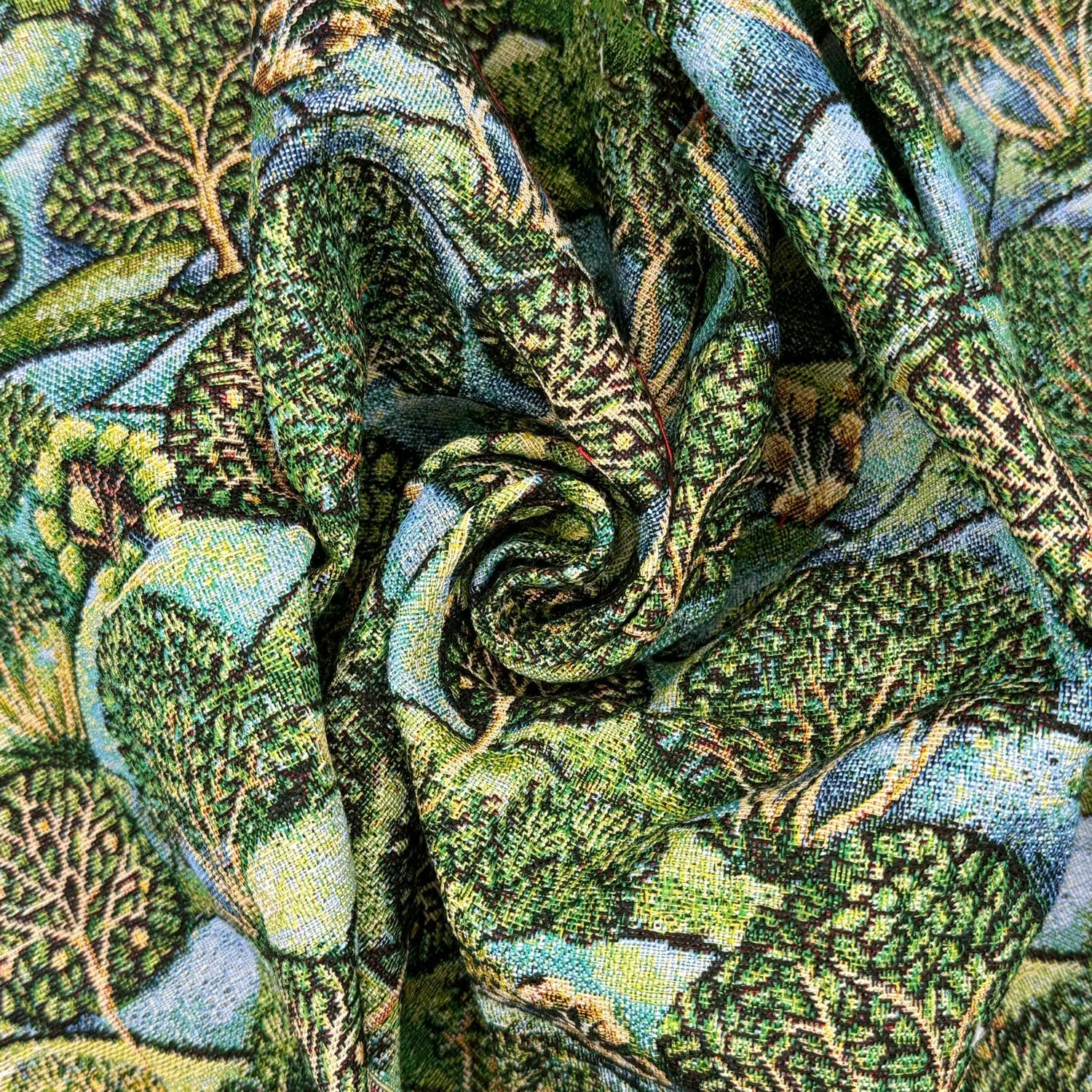 Luxury Cotton Rich Tapestry Fabric – New World Full Colour 55