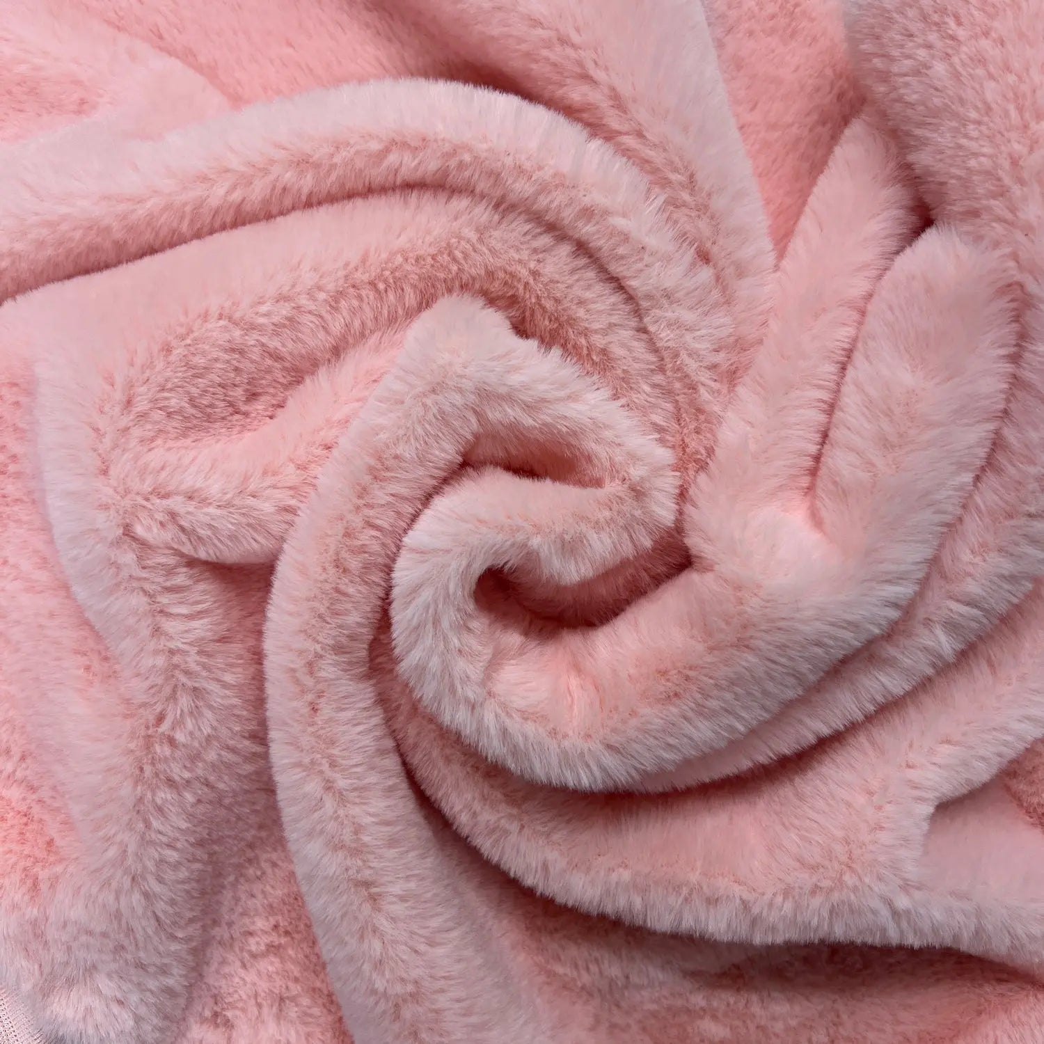 Luxury Plush Fur Fabric – Super Soft Faux Fur 59" (150cm) Wide 375gsm | 40 Metre Roll