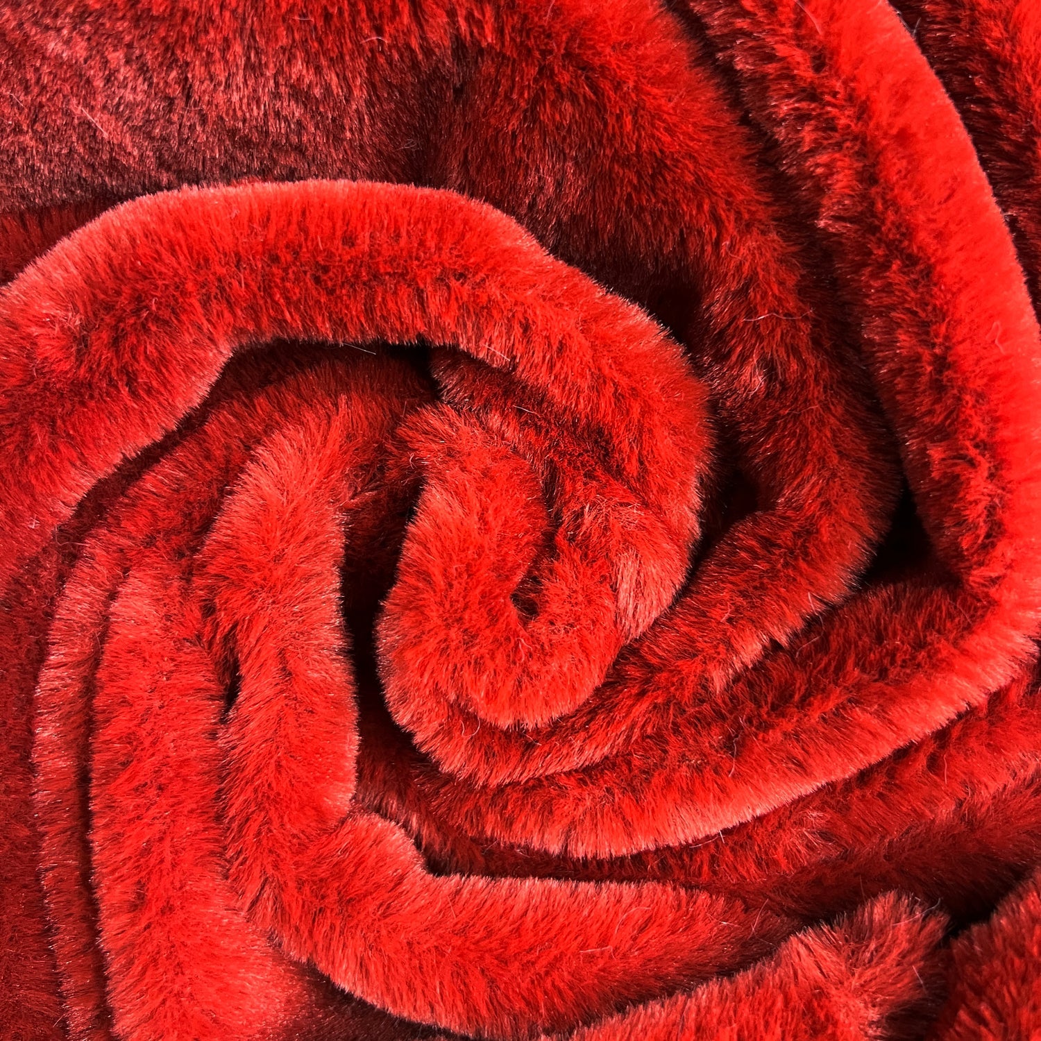 Luxury Plush Fur Fabric | Super Soft Faux Fur 59