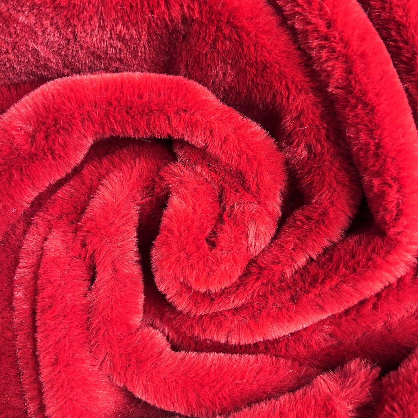 Luxury Plush Fur Fabric | Super Soft Faux Fur 59" (150cm) Wide 375gsm – Sold by the Meter