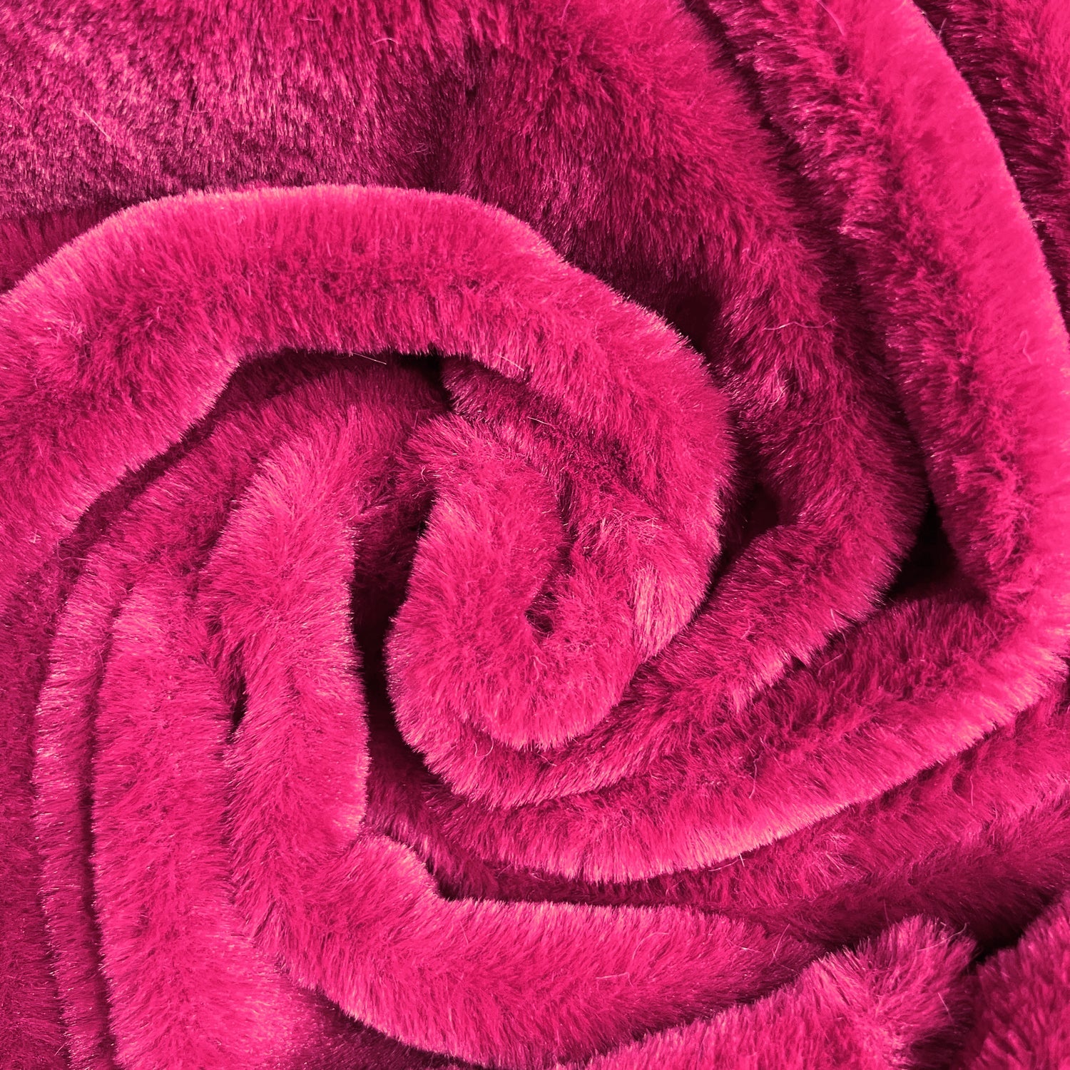 Luxury Plush Fur Fabric | Super Soft Faux Fur 59" (150cm) Wide 375gsm – Sold by the Meter