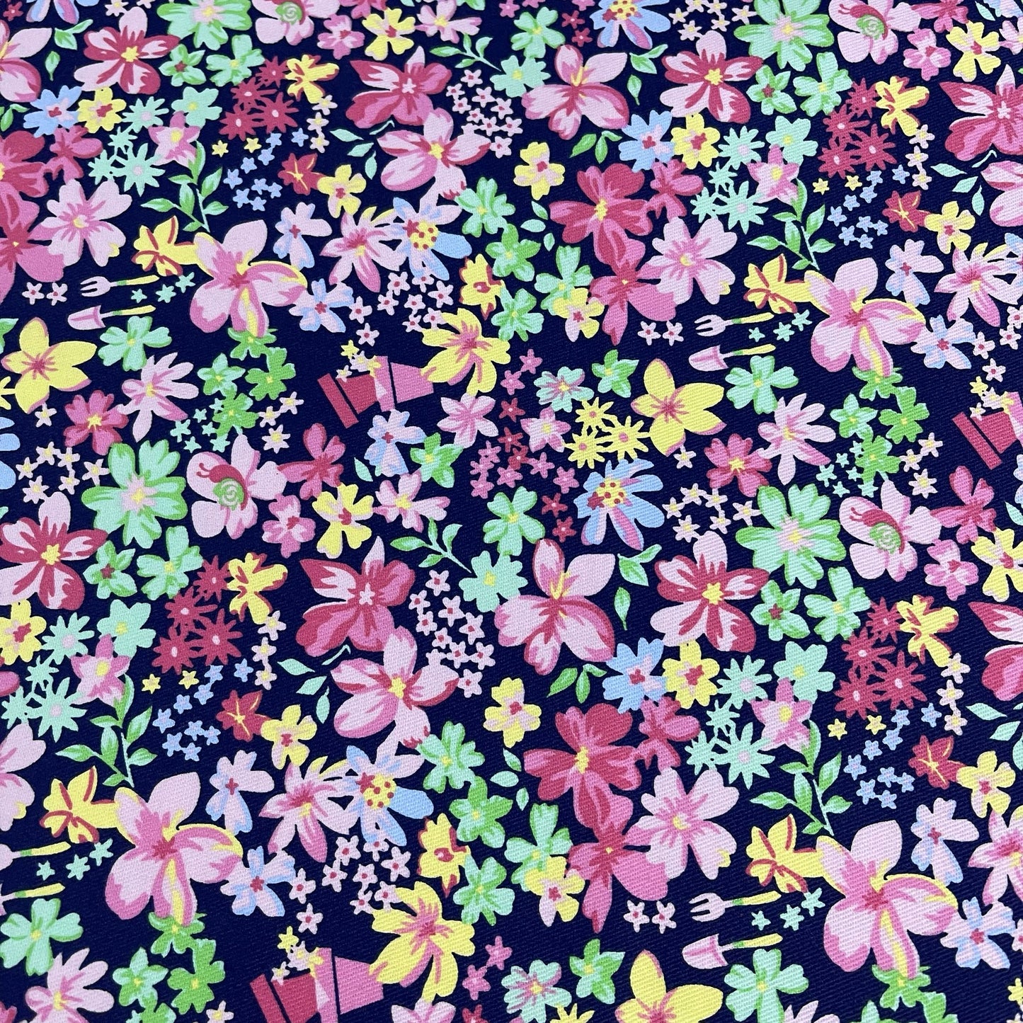FLORAL COTTON POPLIN FABRIC Rose & Hubble Roses Ditsy Flower MATERIAL 58" Meter