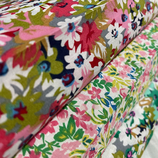FLORAL COTTON POPLIN FABRIC Rose & Hubble Roses Ditsy Flower MATERIAL 58" Meter