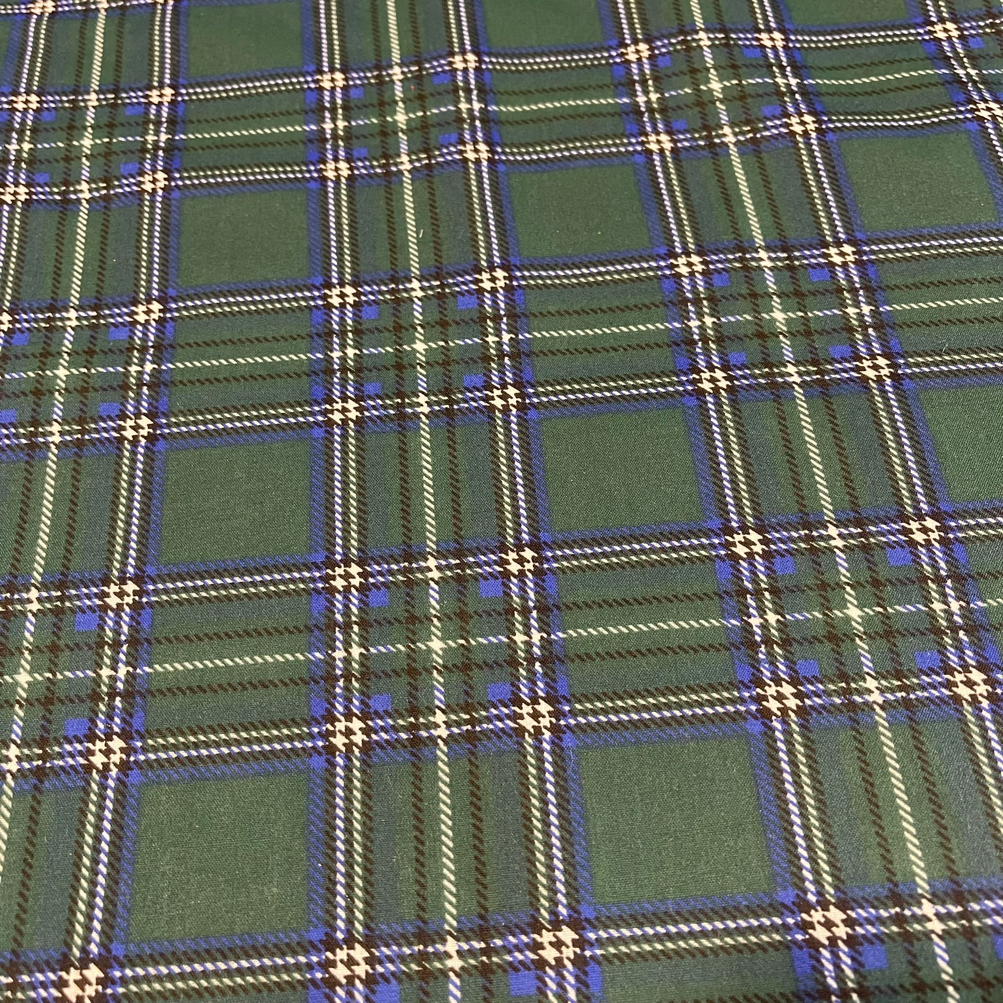 Polycotton Festive Christmas Décor Dress Craft Fabric Xmas Material 44