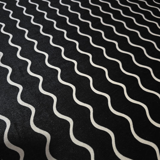 Black & White Wave