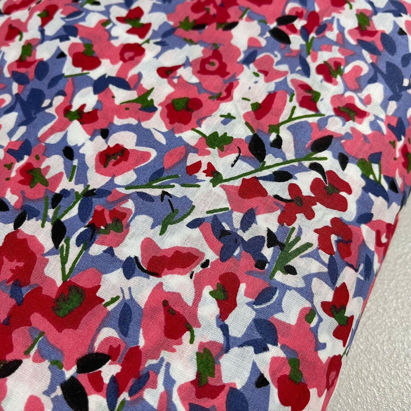 FLORAL COTTON POPLIN FABRIC Rose & Hubble Roses Ditsy Flower MATERIAL 58" Meter