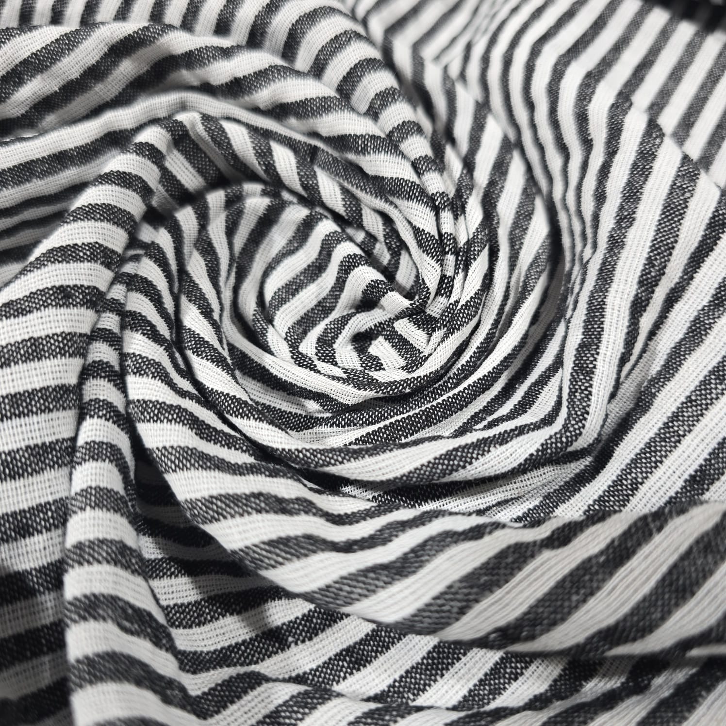 100% Cotton Seersucker Fabric – Crush Stripe 44