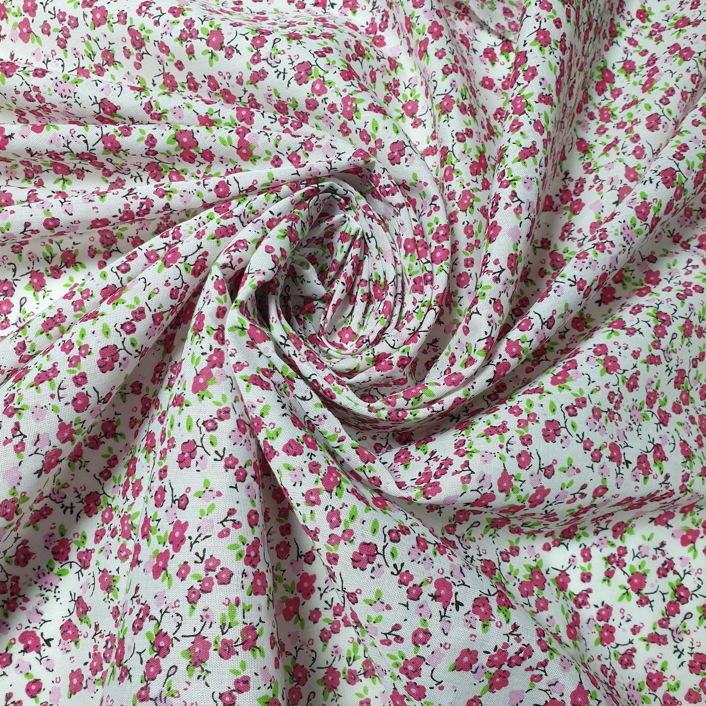 Printed Polycotton Fabric – 44" Wide – Floral, Animal, Nautical, Stars, Stripes, Fruit & Seasonal Craft Material by the Metre
