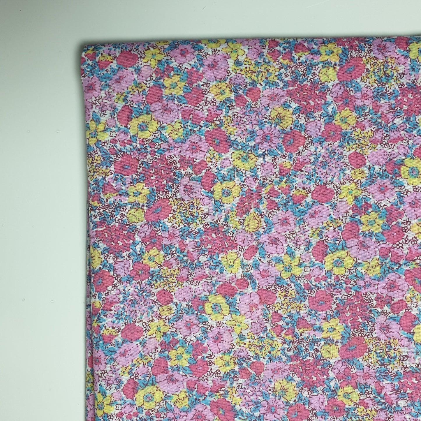 Printed Polycotton Fabric – 44" Wide – Floral, Animal, Nautical, Stars, Stripes, Fruit & Seasonal Craft Material by the Metre