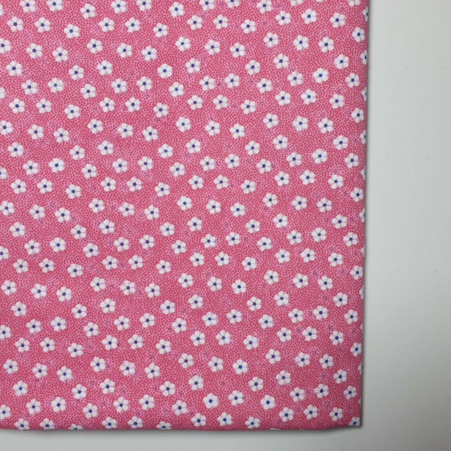 Printed Polycotton Fabric – 44" Wide – Floral, Animal, Nautical, Stars, Stripes, Fruit & Seasonal Craft Material by the Metre