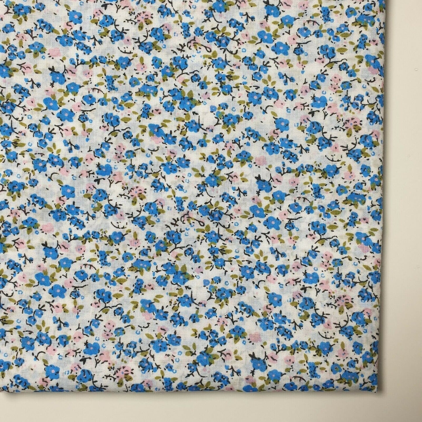 Printed Polycotton Fabric – 44" Wide – Floral, Animal, Nautical, Stars, Stripes, Fruit & Seasonal Craft Material by the Metre